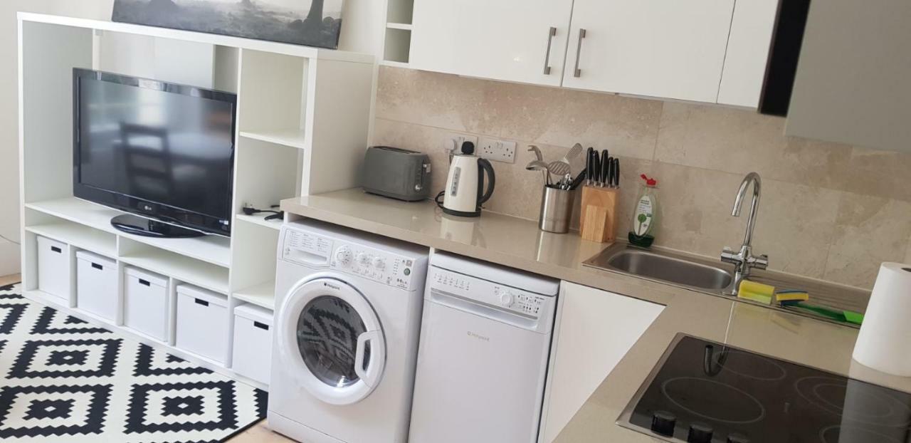 Luxury One Bed Apartment Next To Hyde Park Лондон Екстериор снимка